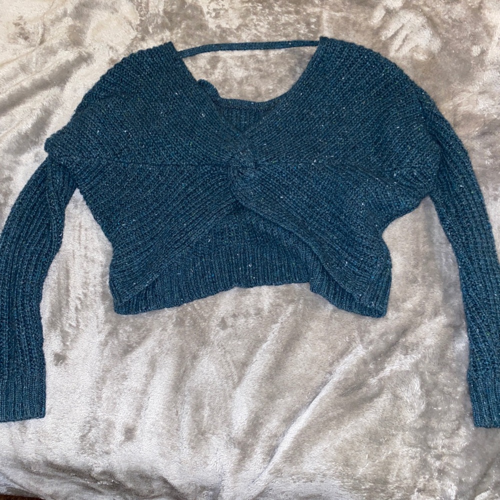 Kaisely Twist back cropped sweater
